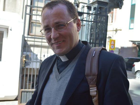 Pr. Liviu Crișmaru