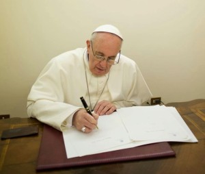 papa franscisc la birou